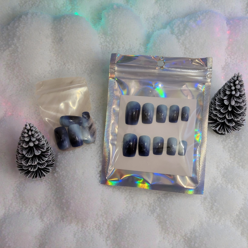 10 /$10 Blue Ombre Press-On Nails Set
